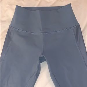 Alo 7/8 length blue/grey leggings
